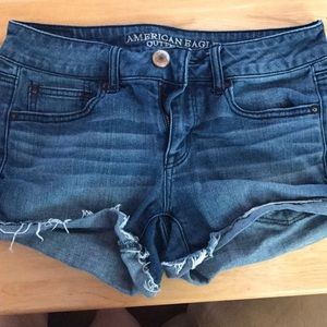 American Eagle Shortie Distressed Shorts Size 4
